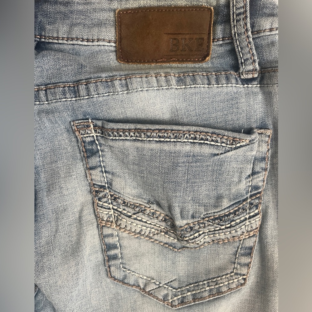 BKE Jake Jeans Men’s Sz 34S x30 Buckle Bootcut Distressed Light Washed Relaxed - Picture 4 of 4